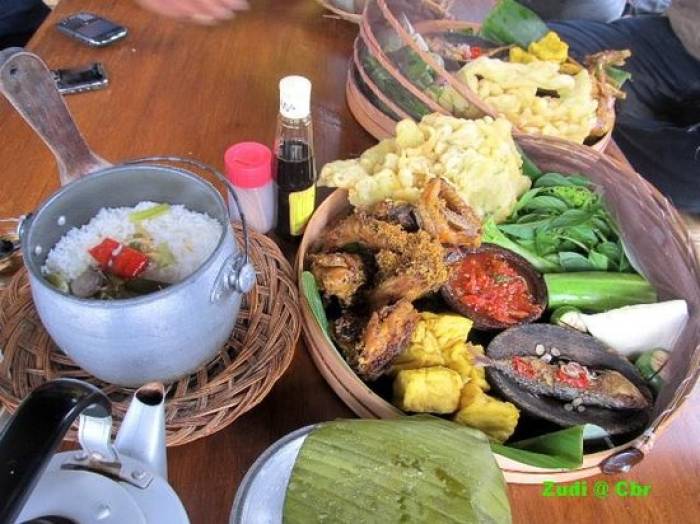 Tempat wisata kuliner nasi liwet Garut