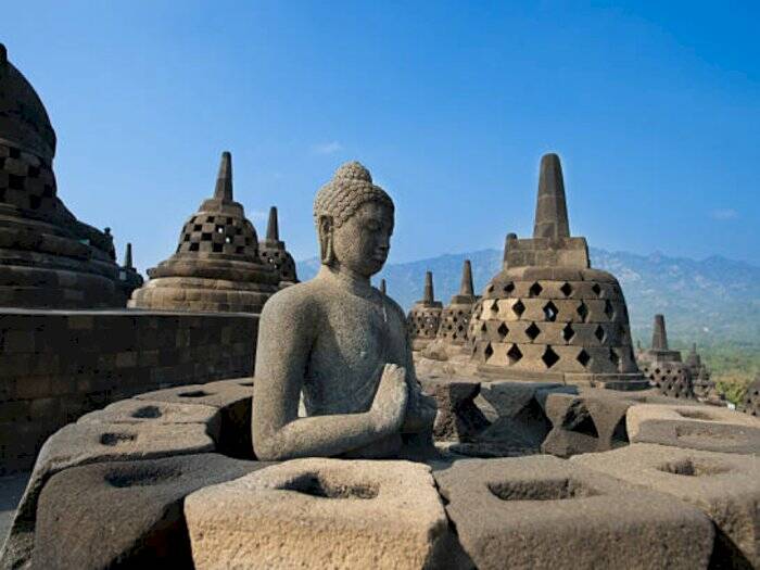 Kena Prank! Candi Borobudur Ternyata Tak Pernah Masuk Dalam 7 Keajaiban ...