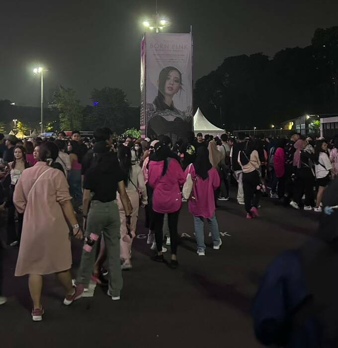 6 Hal Menarik Konser BLACKPINK Di GBK, Jennie Kepanasan! - Kwikku