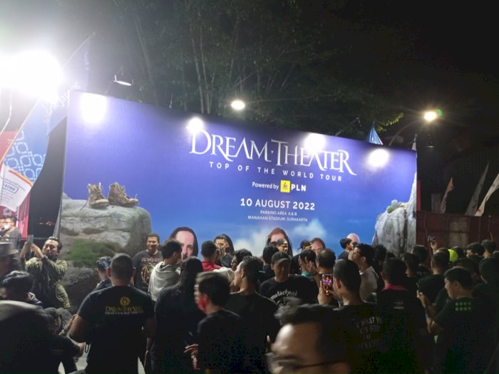 Menggebrak Solo Dream Theater Hipnotis Ribuan Fansnya 2 Jam Tanpa Jeda