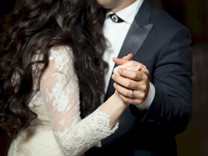 13 Lagu Pernikahan Terbaik untuk Wedding yang Romantis