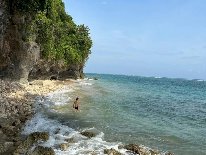 Menengok Indahnya Pantai Batu Barak Hidden Gem Baru di Bali