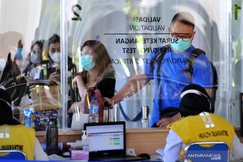 Relawan Jokowi Mengendus Oknum Nakal di Balik Turunnya Harga PCR