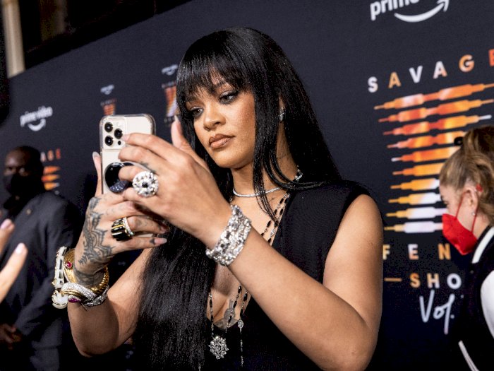 FOTO Rihanna Mempersembahkan Koleksi Busana Savage X Fenty