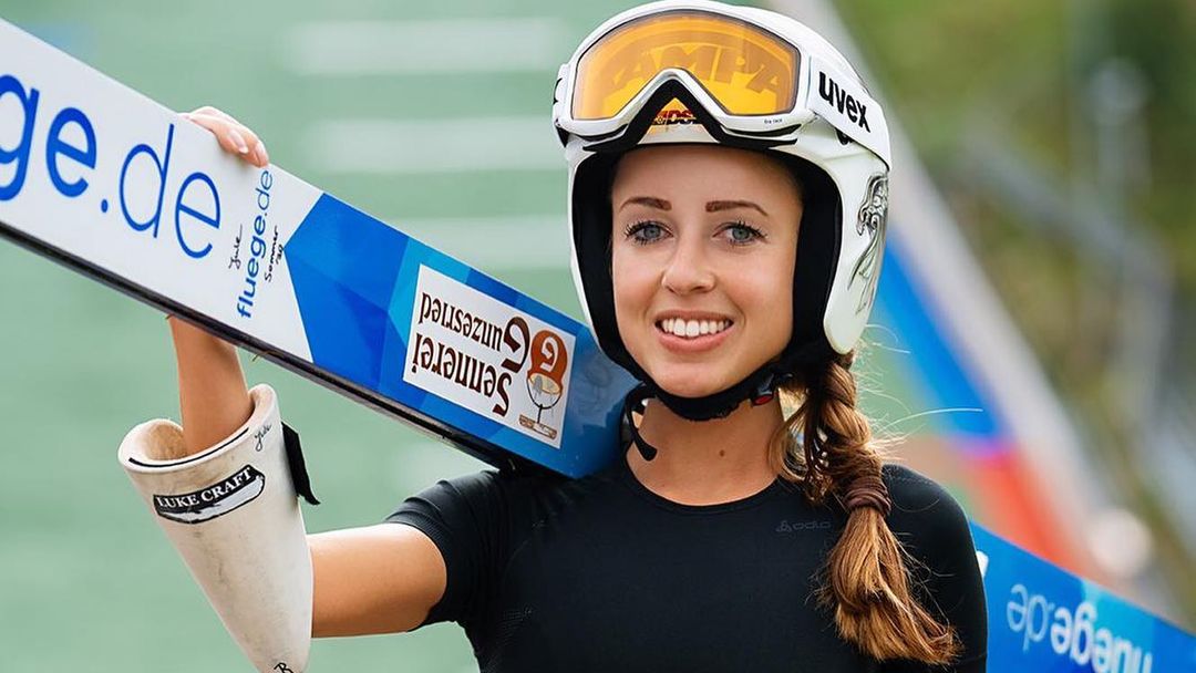 Juliane Seyfarth Atlet Lompat Ski yang Jadi Model Playboy