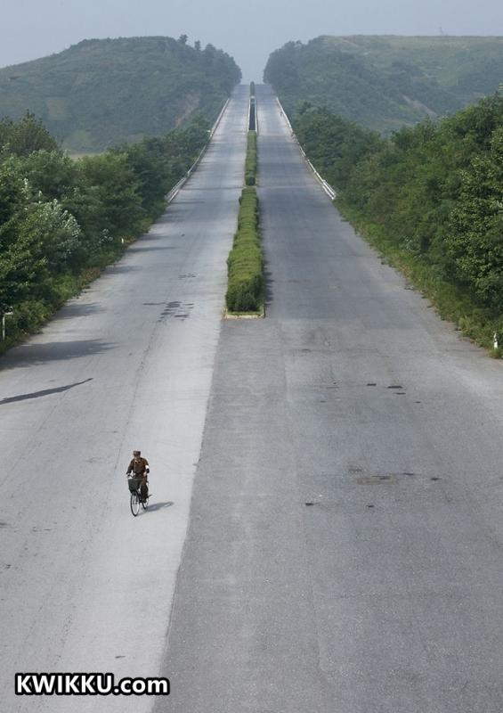 Jalan Sepi Kwikku, Jalan Sepi
