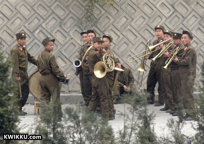 Tentara Korut Kwikku, Tentara Korut