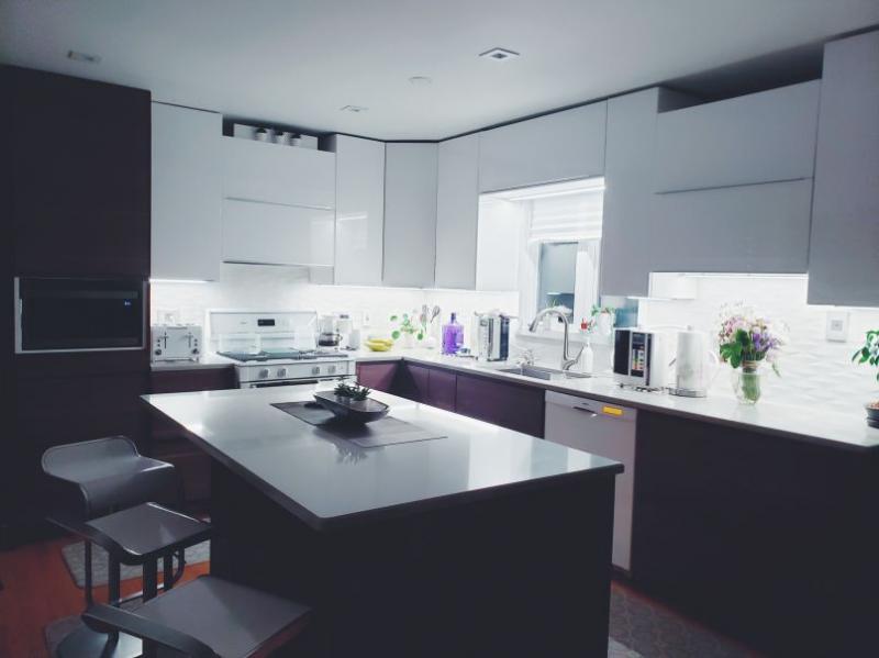 Meja Dapur Kwikku, Meja Dapur
