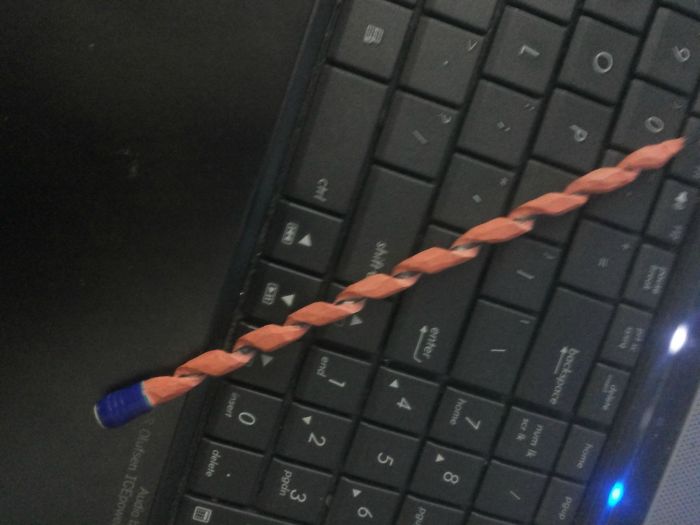 Mengukir Pensil Kwikku, Mengukir Pensil