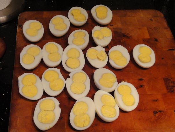 Dua kuning telur Kwikku, Dua kuning telur