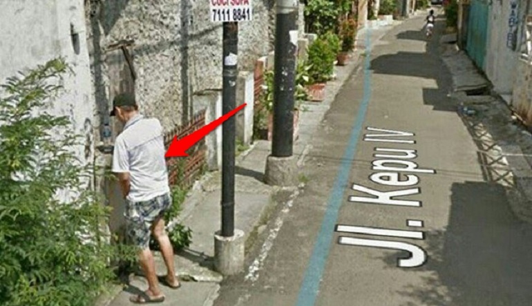 Kencing di pinggir jalan Kwikku, Kencing di pinggir jalan