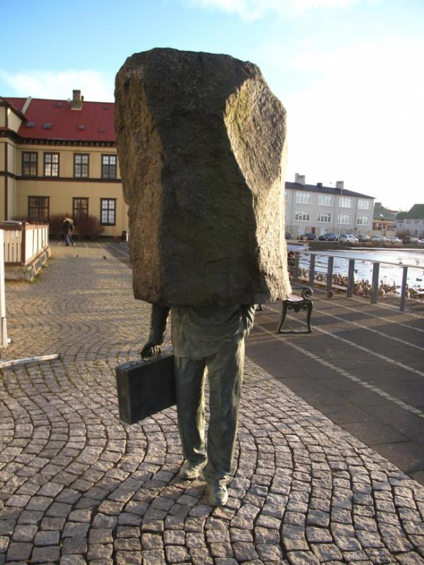 Monument to the Unknown Bureaucrat Kwikku, Monument to the Unknown Bureaucrat