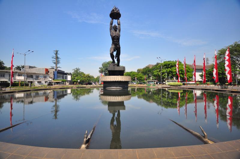 Patung Pemuda Membangun Kwikku, Patung Pemuda Membangun