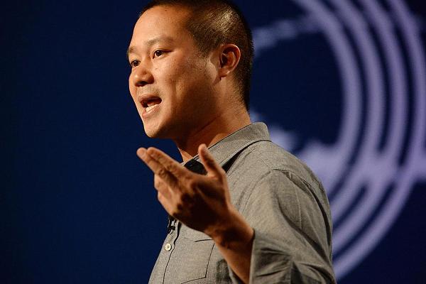 Tony Hsieh memiliki harta bergelimang tak lantas membuat bos toko online Zappos ini hidup bermewahmewahan Tony lebih suka hidup sederhana dan dikelilingi orangorang tercinta Kwikku, Tony Hsieh memiliki harta bergelimang tak lantas membuat bos toko online Zappos ini hidup bermewahmewahan Tony lebih suka hidup sederhana dan dikelilingi orangorang tercinta