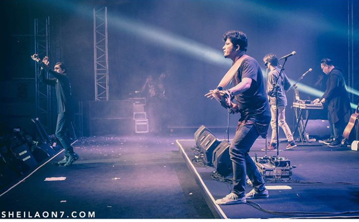 Berkat bakat yang dimilkinya Duta membentuk band Sheila On saat masih dibangku SMA saat di Yogyakarta dengan temantemannya seperti Adam Eross Sakti dan Anton Namun setelah berada pada puncak ketenarannya SO mengalami perubahan formasi dengan kel Kwikku, Berkat bakat yang dimilkinya Duta membentuk band Sheila On saat masih dibangku SMA saat di Yogyakarta dengan temantemannya seperti Adam Eross Sakti dan Anton Namun setelah berada pada puncak ketenarannya SO mengalami perubahan formasi dengan kel