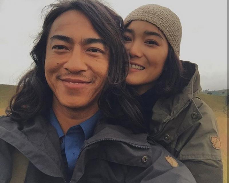 Melalui fotofoto yang dibagikannya pasangan ini tampak menyukai traveling ke berbagai negara dengan mengunjungi wisata alam yang tak banyak dikunjungi orang lain Kwikku, Melalui fotofoto yang dibagikannya pasangan ini tampak menyukai traveling ke berbagai negara dengan mengunjungi wisata alam yang tak banyak dikunjungi orang lain