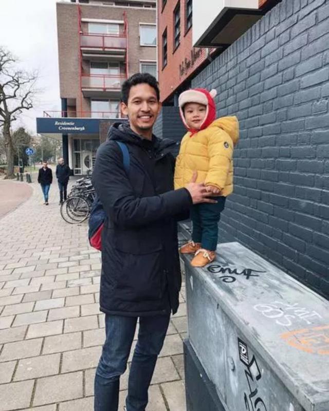Andien dan Ippe juga sempat mengunjungi sang adik Diego Yanuar yang tengah berada di Najmegen Pada April mendatang Diego akan bersepeda dari Amsterdam ke Jakarta untuk mengumpulkan donasi bagi orangorang yang membutuhkan Kwikku, Andien dan Ippe juga sempat mengunjungi sang adik Diego Yanuar yang tengah berada di Najmegen Pada April mendatang Diego akan bersepeda dari Amsterdam ke Jakarta untuk mengumpulkan donasi bagi orangorang yang membutuhkan