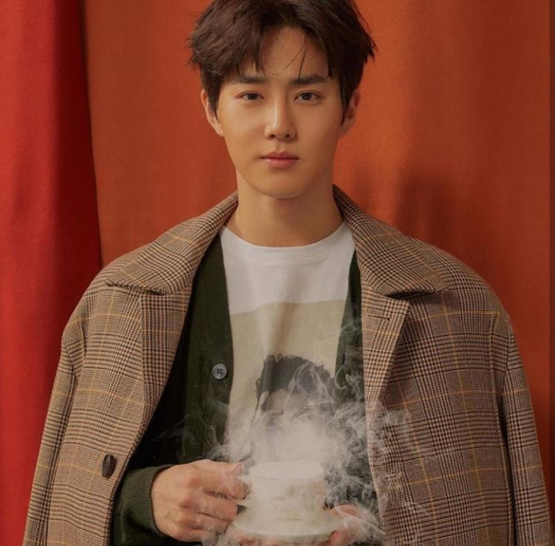 Suho EXO sudah menjadi trainee saat masih SMA sejak saat itu ia menjadi populer dan sudah memiliki banyak penggemar Kwikku, Suho EXO sudah menjadi trainee saat masih SMA sejak saat itu ia menjadi populer dan sudah memiliki banyak penggemar