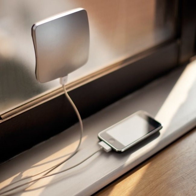 Kwikku, Charger HP ini juga meggunakan tenaga matahari loh Ramah lingkungan bukan