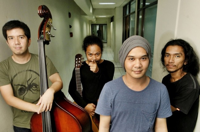 Angin Pujaan Hujan Lahir Sebagai Single Pertama Kwikku, Angin Pujaan Hujan Lahir Sebagai Single Pertama