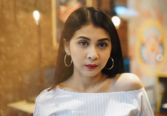 Tidak Segan Gunakan Red Lipstick Kwikku, Tidak Segan Gunakan Red Lipstick