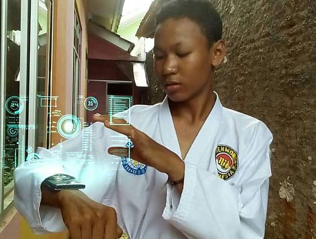 Mau Taekwondo pun jurusnya sudah langsung tersambung dengan smartphone futuristik Kwikku, Mau Taekwondo pun jurusnya sudah langsung tersambung dengan smartphone futuristik