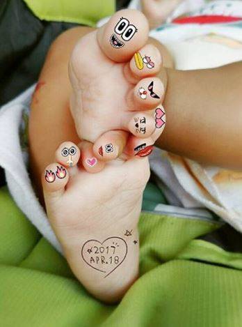 Kutek nggak dipasang di kuku lagi tapi langsung di kulit kaki Nyeni banget ini mah Kwikku, Kutek nggak dipasang di kuku lagi tapi langsung di kulit kaki Nyeni banget ini mah