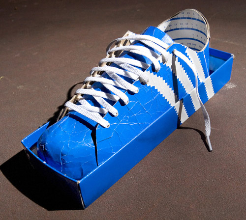 Card Board Shoes Agak bingung juga sih cara jalannya gimana Rasanya juga kayak pakai kardus gak dipakai Kwikku, Card Board Shoes Agak bingung juga sih cara jalannya gimana Rasanya juga kayak pakai kardus gak dipakai