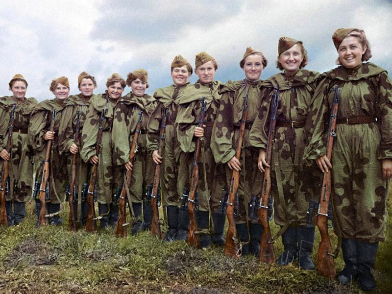 wanita terdaftar dalam pasukan tembak tentara Uni Soviet dan berperang melawan Jerman pada Juni Kwikku, wanita terdaftar dalam pasukan tembak tentara Uni Soviet dan berperang melawan Jerman pada Juni