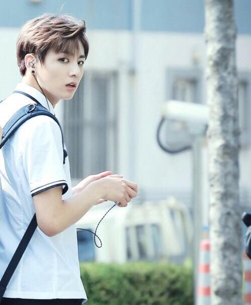 Magnae BTS ini juga disebutsebut cocok meranin Dilan Kwikku, Magnae BTS ini juga disebutsebut cocok meranin Dilan