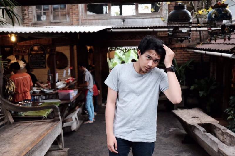 Namanya muncul sebagai kandidat Dilan Bahkan di instagram banyak sekali akun fans base dari Gusti Rayhan Kwikku, Namanya muncul sebagai kandidat Dilan Bahkan di instagram banyak sekali akun fans base dari Gusti Rayhan