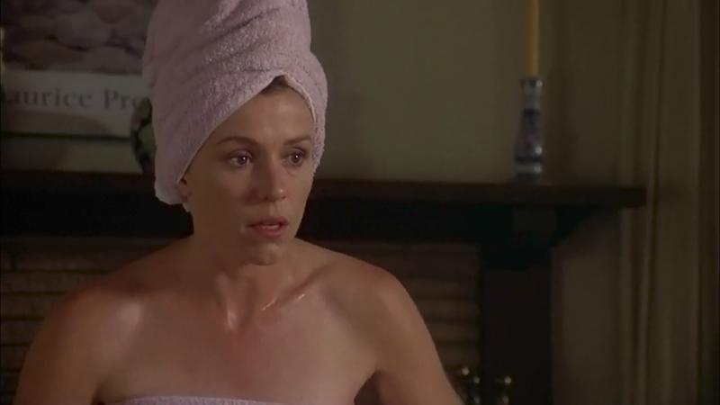 1. McDormand di film Short Cuts pada tahun 1993 sebagai Betty Weathers. 