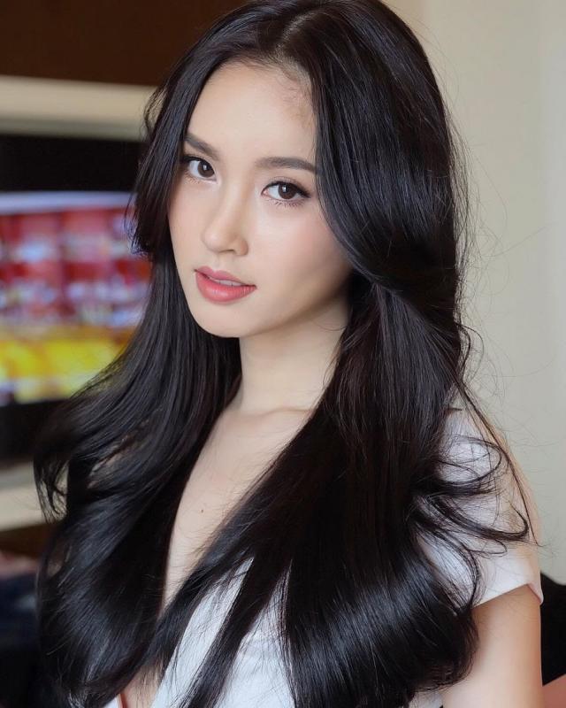 Nong Poy adalah ladyboy trecantik Thailand. 