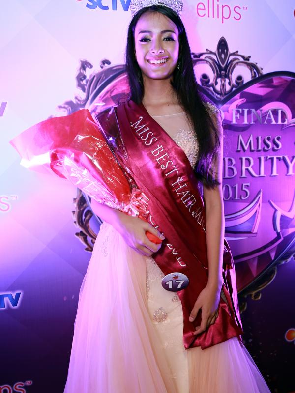 Prestasinya di dunia modelling pun terus meningkat kala ia menyandang gelar juara dalam ajang Cardinal Aworld dan Juara Puteri Pariwisata Tanah Karo di tahun yang sama Kwikku, Prestasinya di dunia modelling pun terus meningkat kala ia menyandang gelar juara dalam ajang Cardinal Aworld dan Juara Puteri Pariwisata Tanah Karo di tahun yang sama
