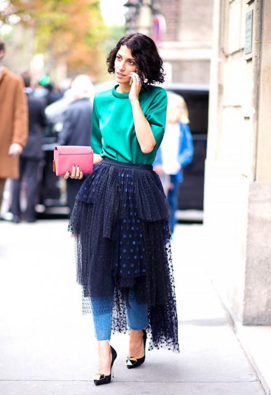 Paduan jeans tule hitam ala skirt dan O Shirt bisa membuat penampilan lebih girly Kwikku, Paduan jeans tule hitam ala skirt dan O Shirt bisa membuat penampilan lebih girly