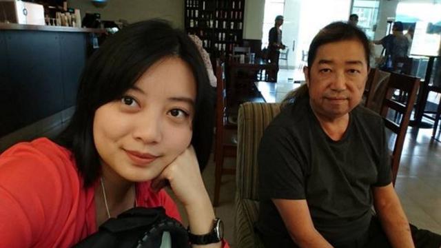 Selama vakum dari dunia hiburan diketahui bila Leony menghabiskan waktu bersama keluarga dan berbisnis Kwikku, Selama vakum dari dunia hiburan diketahui bila Leony menghabiskan waktu bersama keluarga dan berbisnis