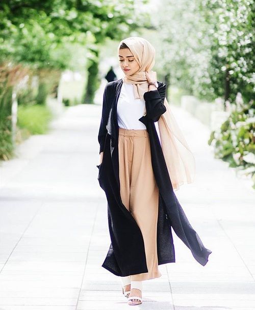 Paduan kulot berwarna mocca dengan outwear memang juaranya stylish Selain karena warnanya yang netral kesan klasik juga muncul Kwikku, Paduan kulot berwarna mocca dengan outwear memang juaranya stylish Selain karena warnanya yang netral kesan klasik juga muncul