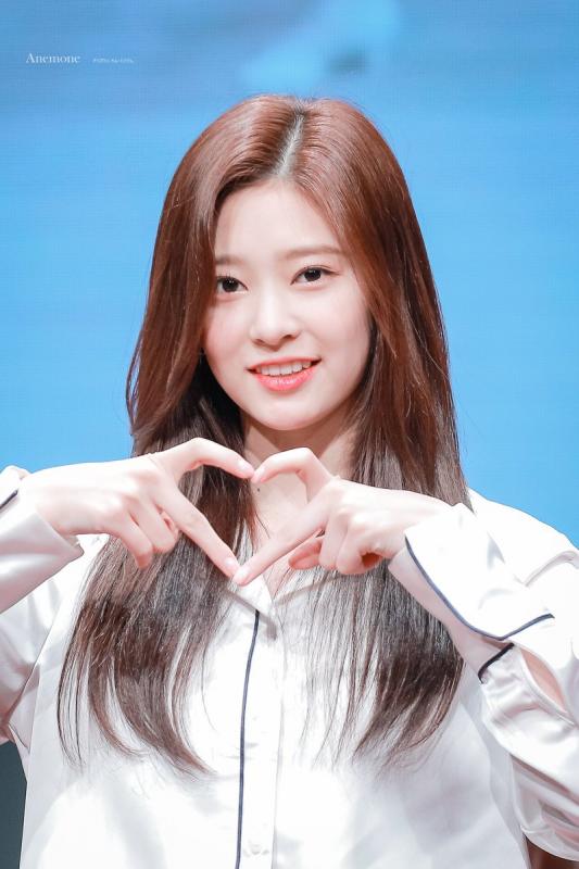 Minju IZONE dan Jisung NCT DREAM Februari Kwikku, Minju IZONE dan Jisung NCT DREAM Februari