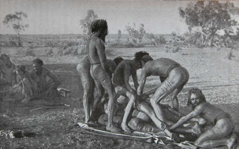 Suku Aborigin dan Tradisi Mardudjara yang Menyeramkan Kwikku, Suku Aborigin dan Tradisi Mardudjara yang Menyeramkan