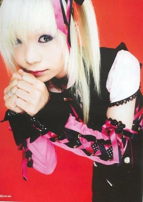 Bou Ex Gitaris An Cafe Kwikku, Bou Ex Gitaris An Cafe