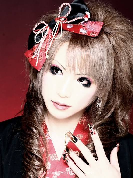 Hizaki Gitaris Versailles dan Jupiter Kwikku, Hizaki Gitaris Versailles dan Jupiter