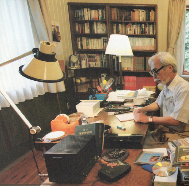 Ini Salah Satu Ruang Kerja Hayao Miyazaki Rapi Banget ya Kwikku, Ini Salah Satu Ruang Kerja Hayao Miyazaki Rapi Banget ya