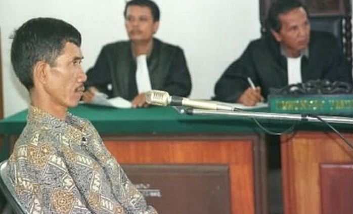 Ahmad Suradji dan Hobinya Mengumpulkan Air Liur Korbannya Kwikku, Ahmad Suradji dan Hobinya Mengumpulkan Air Liur Korbannya