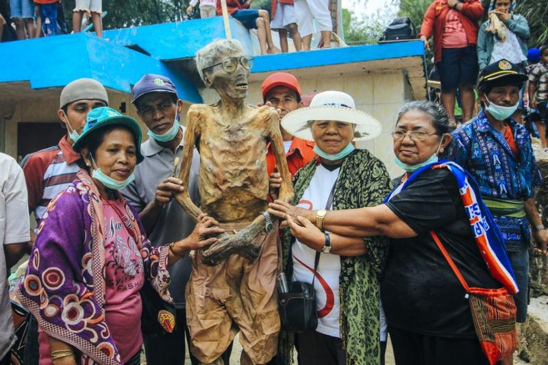 Mayat Berjalan di Tana Toraja Kwikku, Mayat Berjalan di Tana Toraja
