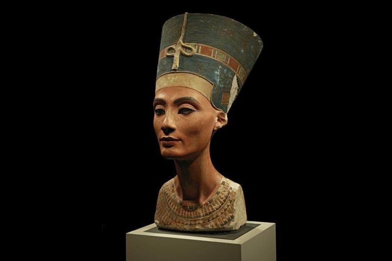 Ratu Nefertiti Kwikku, Ratu Nefertiti