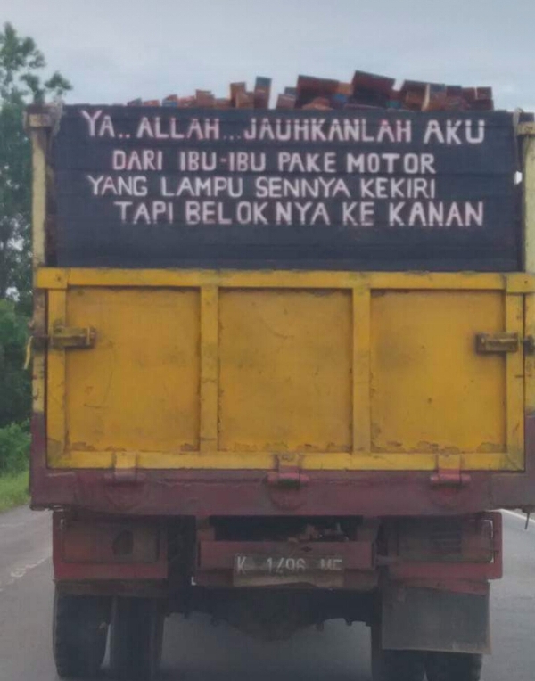 Kayaknya si supir pernah merasakan trauma yang mendalam dengan ibuibu nih Kwikku, Kayaknya si supir pernah merasakan trauma yang mendalam dengan ibuibu nih