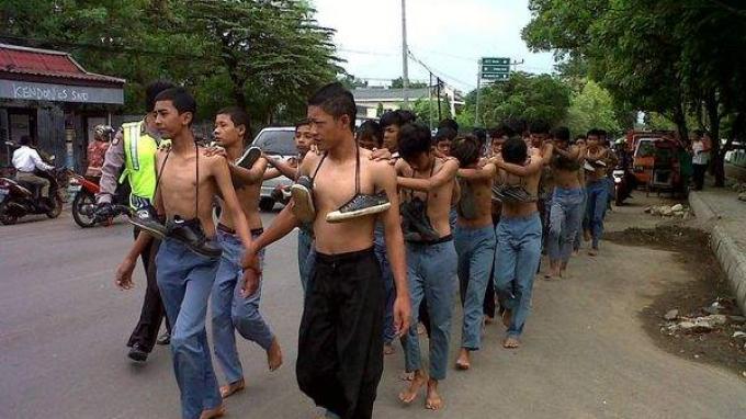 untuk kalian murid yang nakal pasti bakalan tau mereka lagi ngapain Kwikku, untuk kalian murid yang nakal pasti bakalan tau mereka lagi ngapain