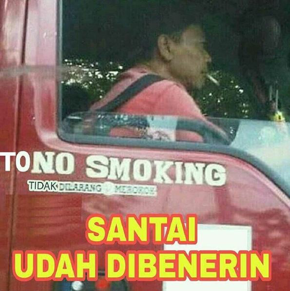 Om yang satu ini nampak sedang mengemudikan kendaraan sambil merokok nih tapi kalian sadar tidak Mobil apa yang sedang ia kemudikan Jangan di tiru yah Kwikku, Om yang satu ini nampak sedang mengemudikan kendaraan sambil merokok nih tapi kalian sadar tidak Mobil apa yang sedang ia kemudikan Jangan di tiru yah