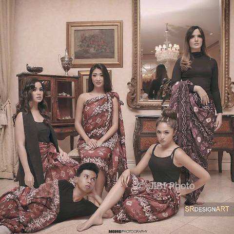 Inilah yang terjadi ketika kamu terlalu banyak bermimpi buat foto bareng sama artis Hasil jadinya memang memukau tapi sekaligus juga ngenes bray Kwikku, Inilah yang terjadi ketika kamu terlalu banyak bermimpi buat foto bareng sama artis Hasil jadinya memang memukau tapi sekaligus juga ngenes bray