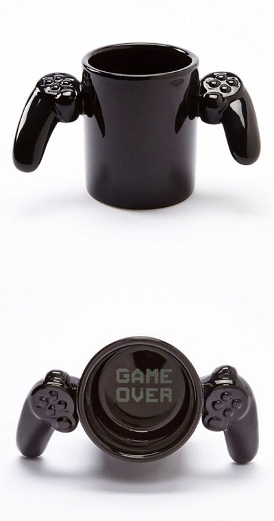 Mug dengan desain seperti gamepad ini menarik banget Gak hanya gagangnya saja yang berbentuk seperti gamepad tetapi ketika minumanmu habis kamu akan langsung membaca tulisan Game Over di dasar mugnya Pecinta game ayo buruan beli Kwikku, Mug dengan desain seperti gamepad ini menarik banget Gak hanya gagangnya saja yang berbentuk seperti gamepad tetapi ketika minumanmu habis kamu akan langsung membaca tulisan Game Over di dasar mugnya Pecinta game ayo buruan beli